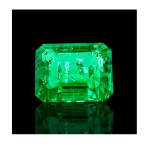 Esmeralda Colombiana 8.0*10.0*5.0mm/4.76ct Com Certificado.